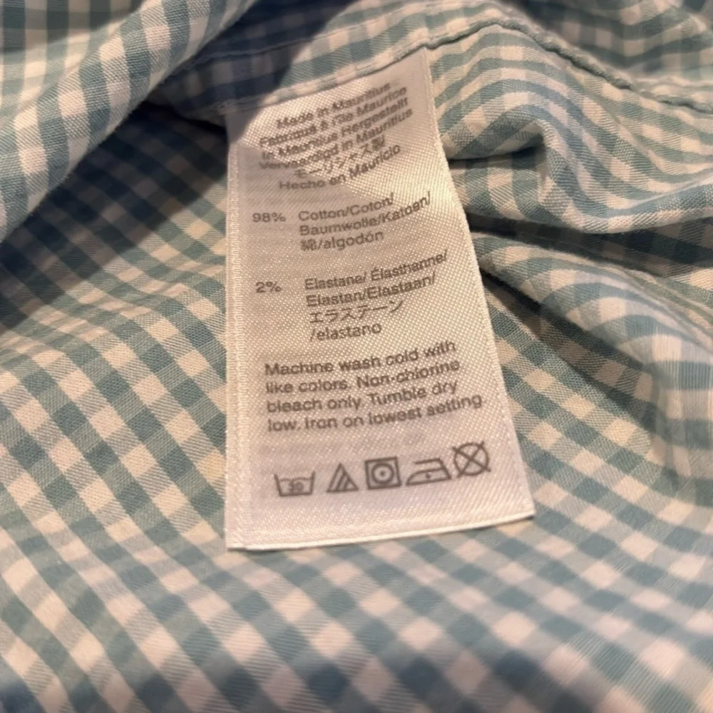 J.Crew men’s plaid collared button down shirt. Size small slim fit. Flex washed.